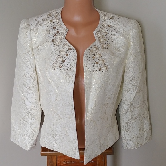 Tahari Jackets & Blazers - Tahari gold cropped jacket